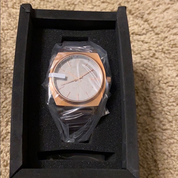 Nixon Other - Men’s Nixon watch!!